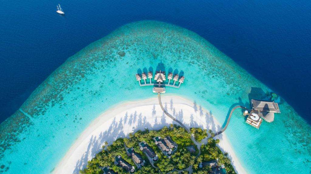 Anantara Kihavah Maldives – Beach Pool Residence